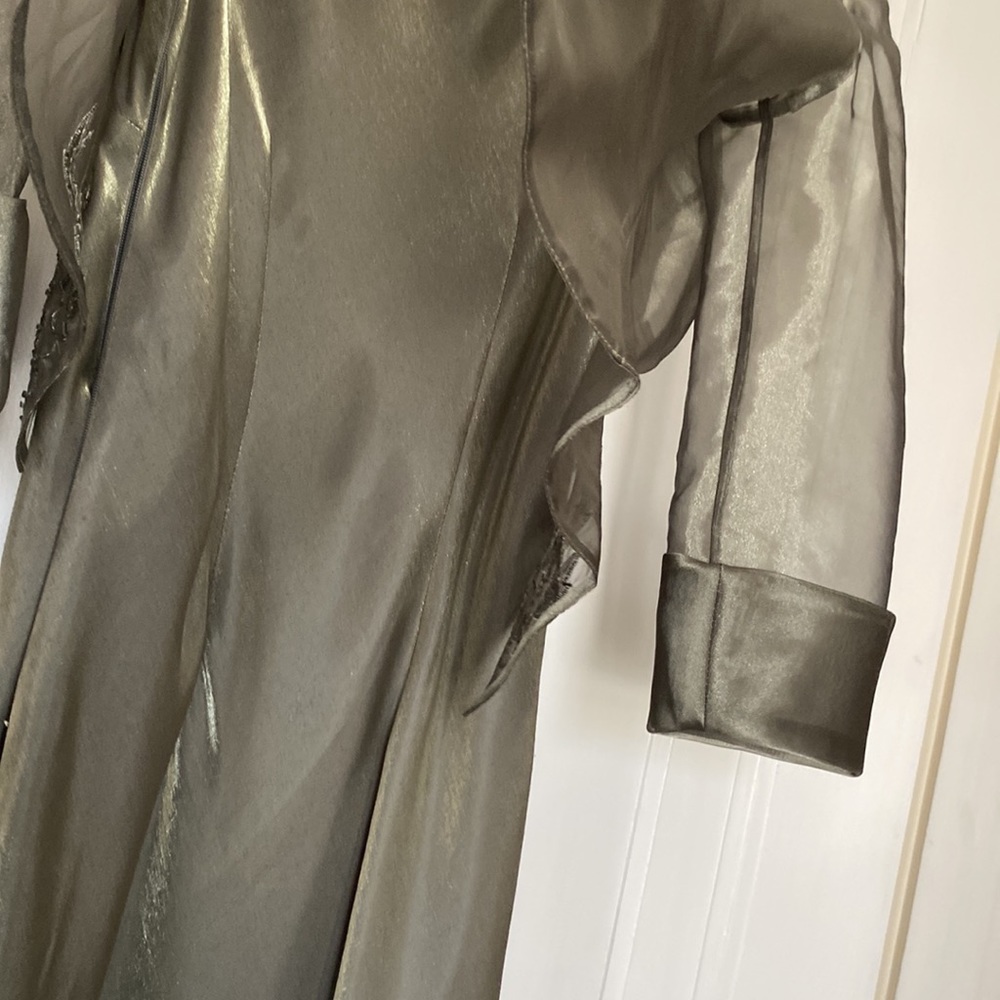 Dress - Picture 4 of 4